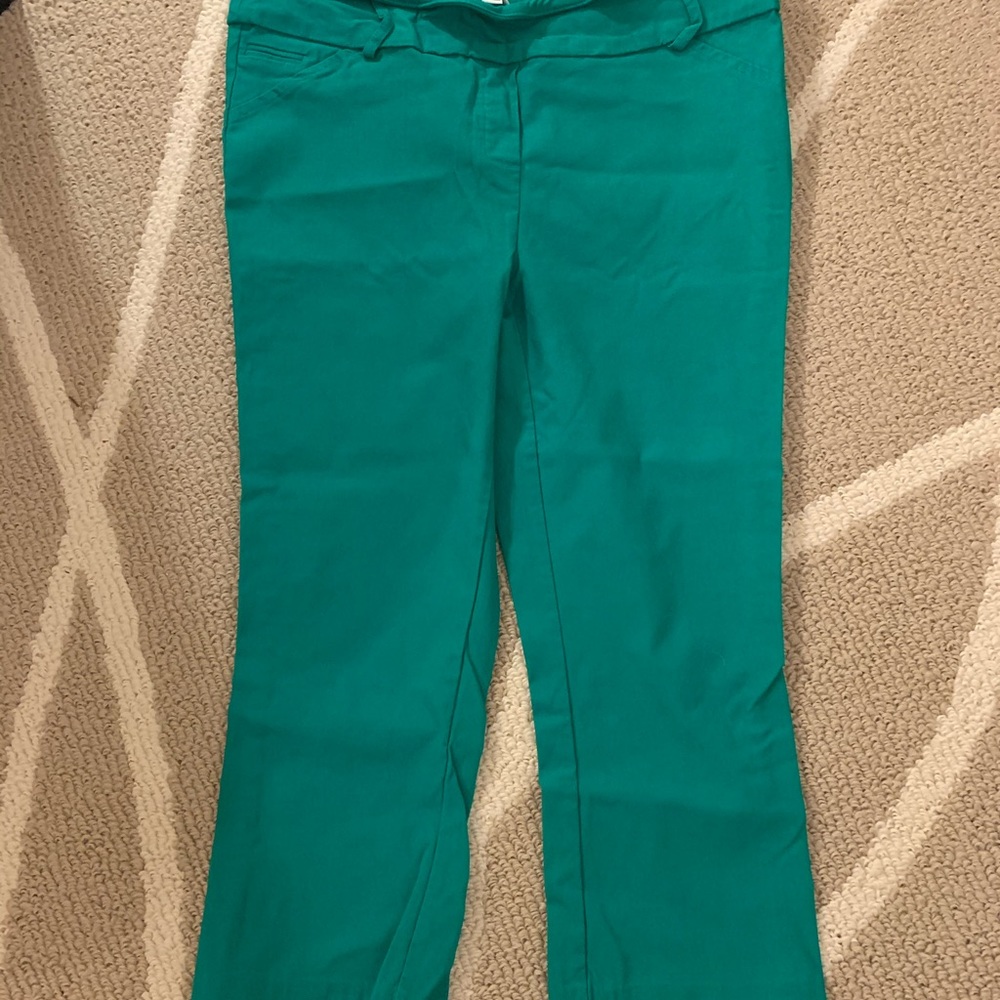 Green Cropped Pants